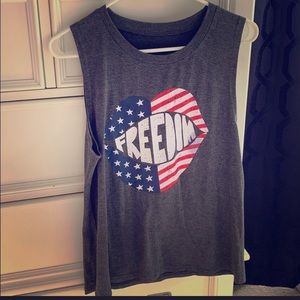 Freedom lips tank